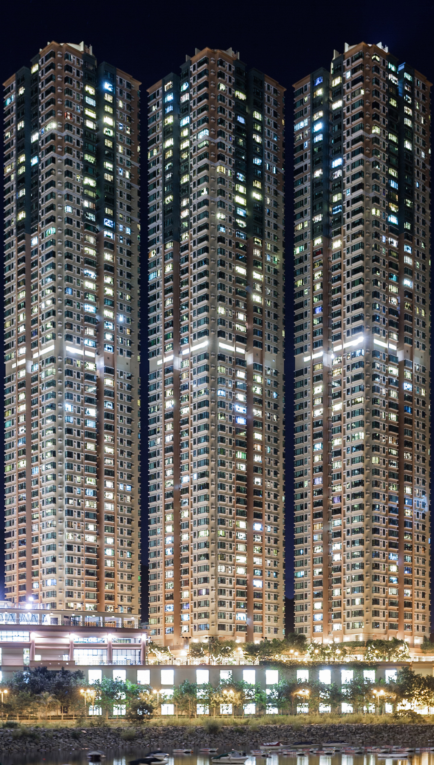 Oscar by the Sea Tower 6, Hong Kong - View from the west. © Mathias Beinling